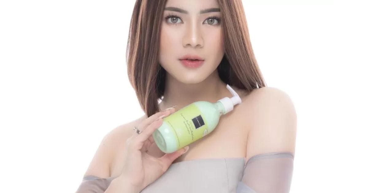 Founder Scarlett Whitening