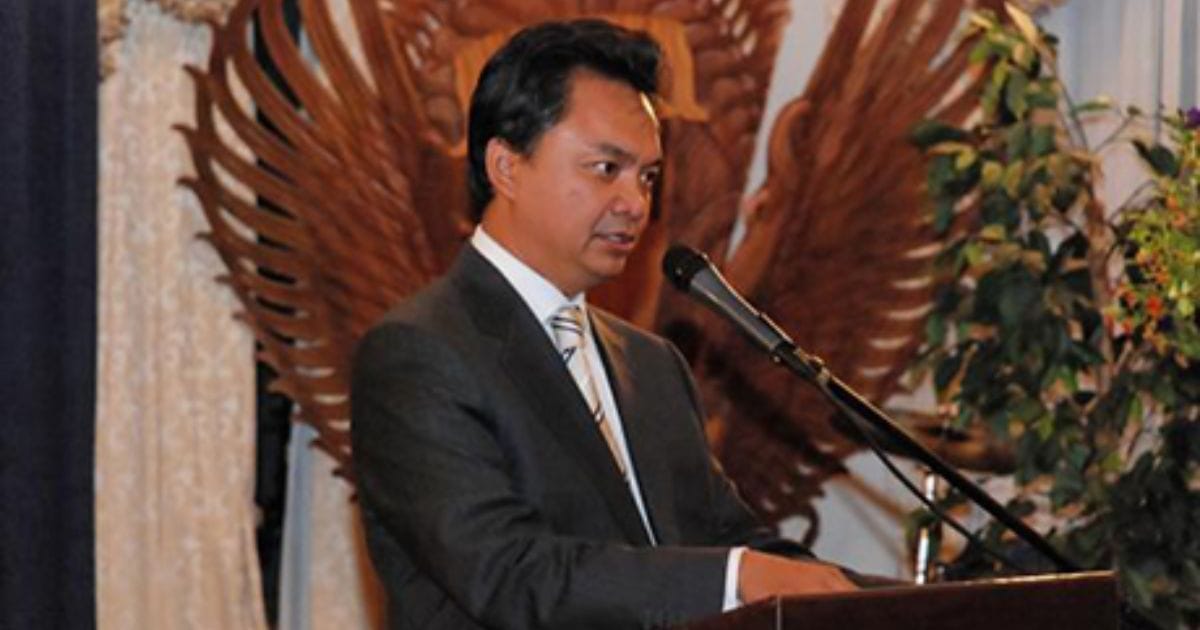 Profil Dino Patti Djalal